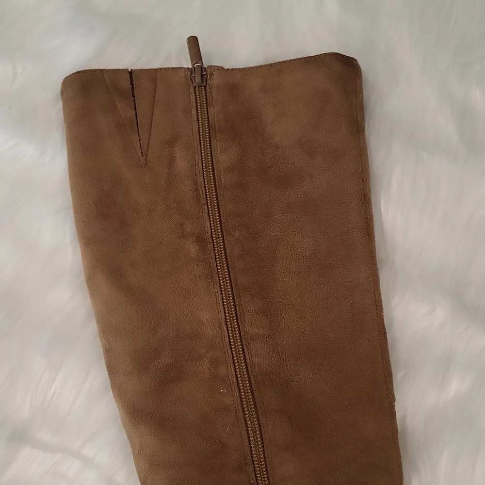 CUTE Suede boots! - Picture 11 of 12